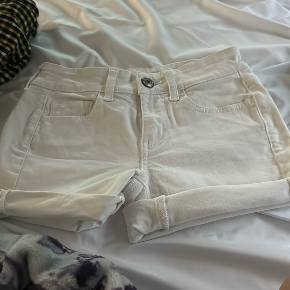 White American Eagle shorts size 00